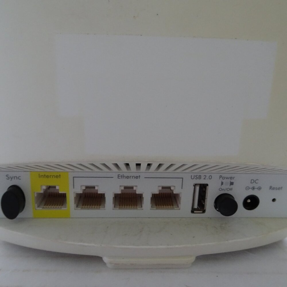 Orbi Netgear RBR50 Router and RBS50 Satellite x 2 Mesh WiFi - with power cords - Picture 12 of 14